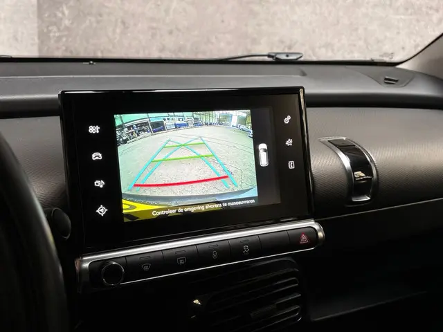 Citroën C4 Cactus 1.2 PureTech Shine 2016 Benzine 12