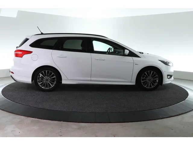 Ford Focus Wagon 1.5 ST-Line 2018 Benzine 6