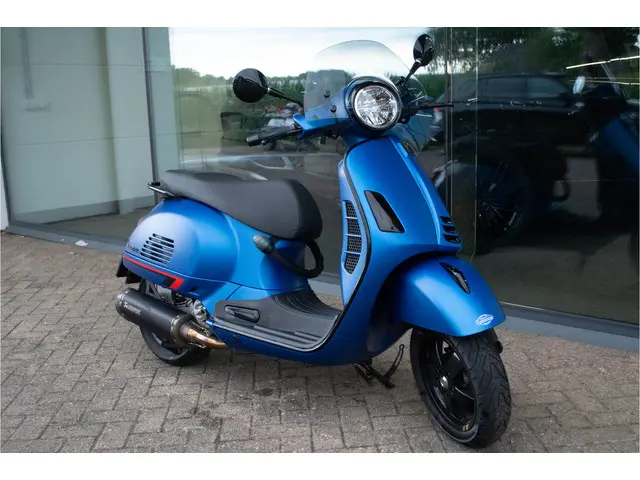 Vespa GTS 300 Supertech Notte ABS 2020 Benzine