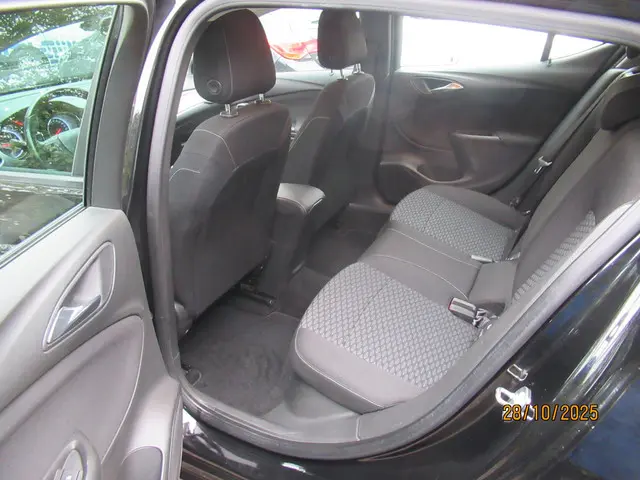 Opel Astra 1.0 Business+ 2016 Benzine 3