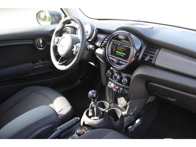 MINI Cooper Mini 1.5 Navigatie, 136PK! 2020 Benzine 4