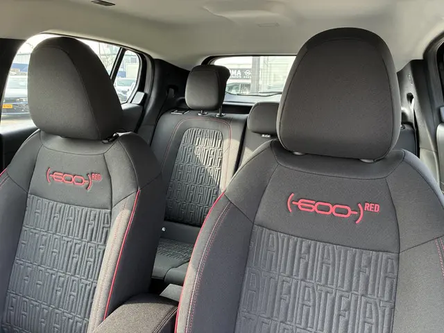 Fiat 600 600e RED 54 kWh 2025 Elektrisch 38