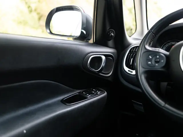 Fiat 500L 0.9 Lounge 105Pk Pano, 48.000km!!!! NAP !! 2015 Benzine 30