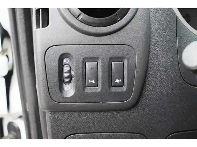 Renault Master T35 2.3 dCi L3H3 DL 2016 Diesel 28