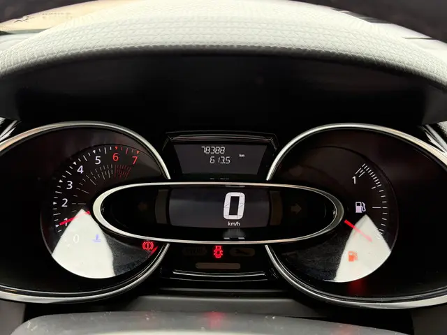 Renault Clio Estate 0.9 TCe Limited 2018 Benzine 4