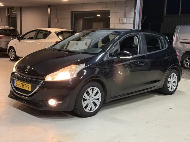 Peugeot 208 1.6 e-HDi 92PK Cruise Airco PDC 2012 Diesel