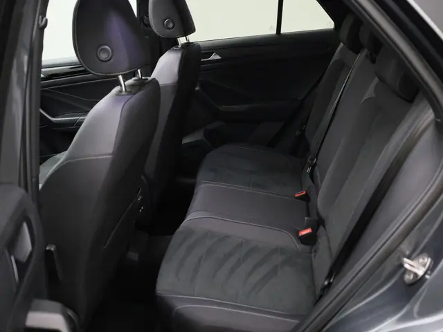 Volkswagen T-Roc 1.0TSI/110PK Style DSG 2022 Benzine 20