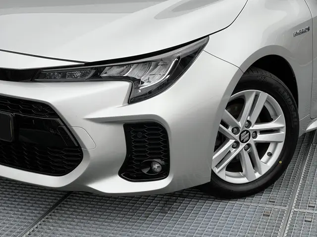 Suzuki Swace 1.8 Hybrid Select 2021 Hybride Benzine 24