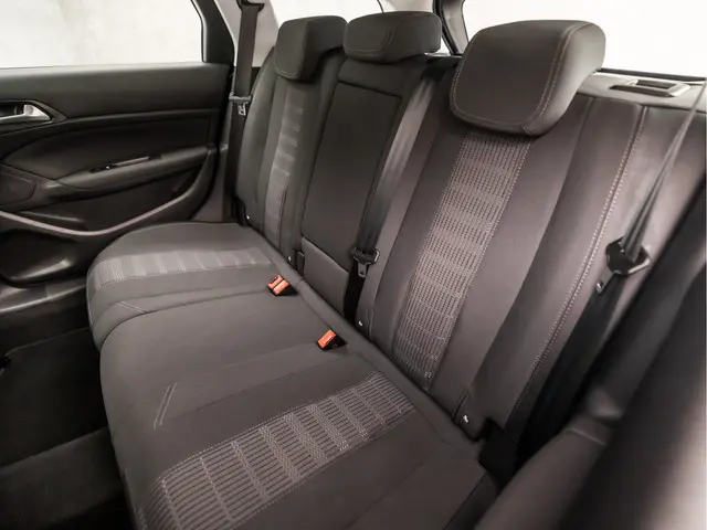 Peugeot 308 SW 1.2 PureTech Sport 2018 Benzine 15