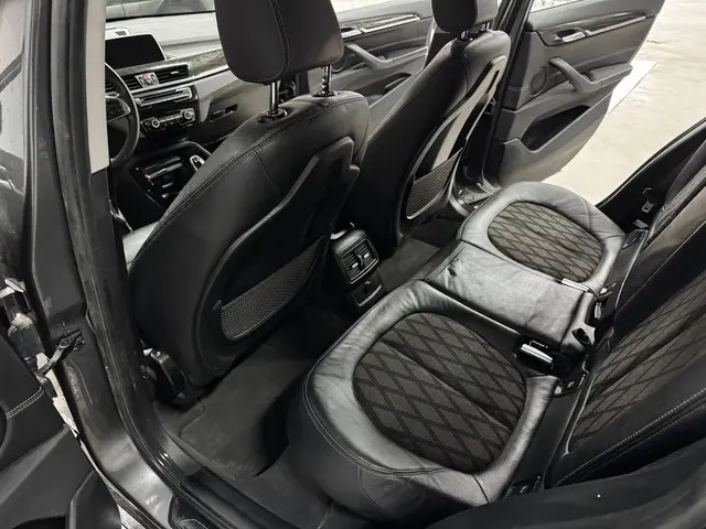 BMW X1 XDrive20i Executive *Export only* 2018 Benzine 16