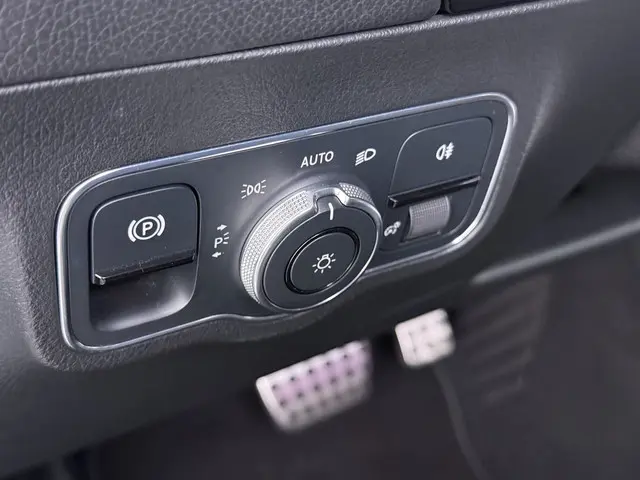 Mercedes-Benz GLA 180 AMG line 2021 Benzine 15