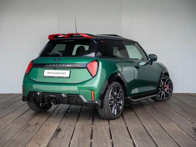 MINI 3-Deurs John Cooper Works 2025 Benzine 2