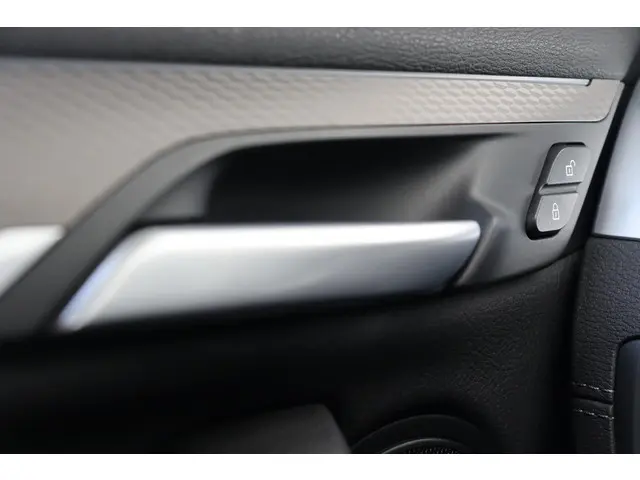 BMW X2 xDrive25e 2021 Hybride Benzine 31
