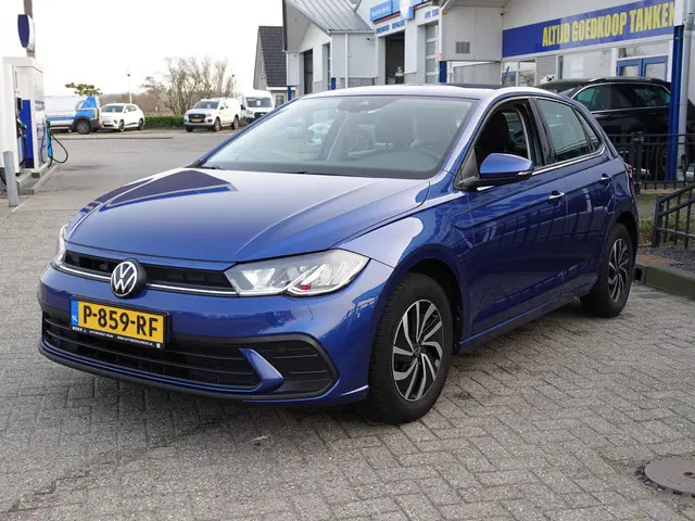 Volkswagen Polo 1.0 TSI Life AUTOM. 2022 Benzine 12