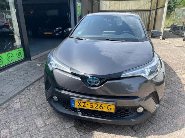 Toyota C-HR 2