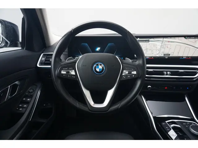 BMW 3 Serie Touring 330e 2022 Hybride Benzine 9