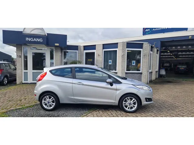 Ford Fiesta 1.0 Celebration 2016 Benzine 2