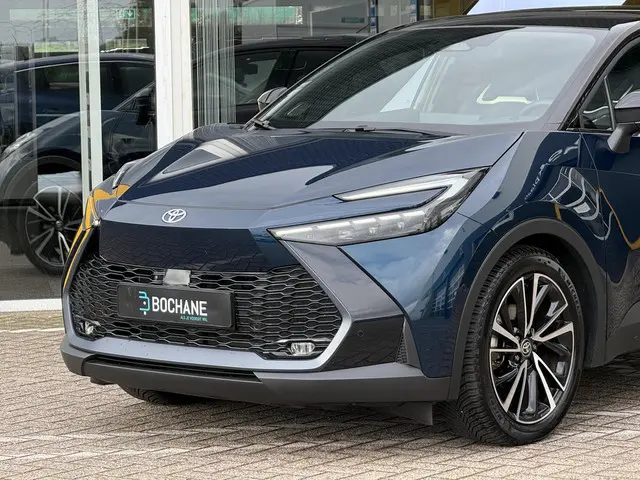 Toyota C-HR 1.8 Hybrid Executive 2023 Hybride Benzine 19