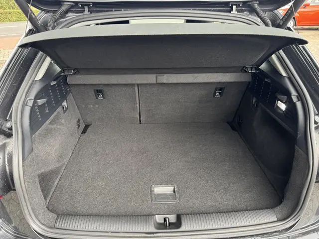 Audi Q2 35 TFSI S Edition 2022 Benzine 28