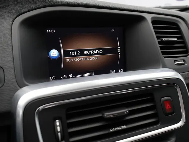 Volvo V60 Cross Country 2.0 T5 Polar+ 2018 Benzine 12