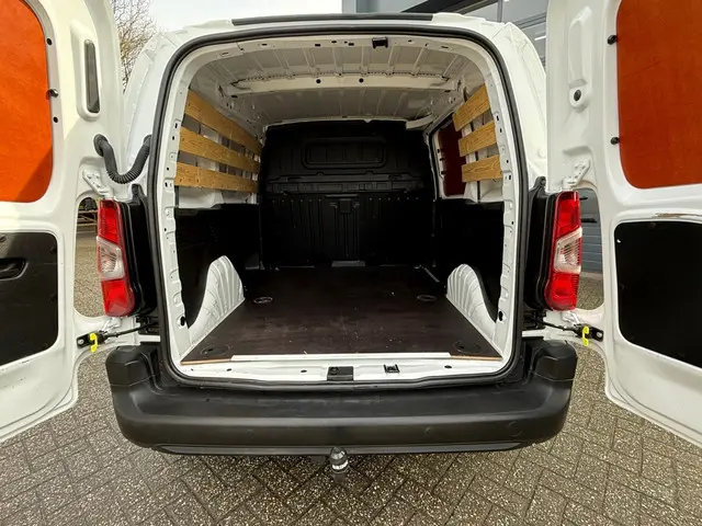 Toyota ProAce CITY 1.5 D-4D Cool|trekhaak 2022 Diesel 12