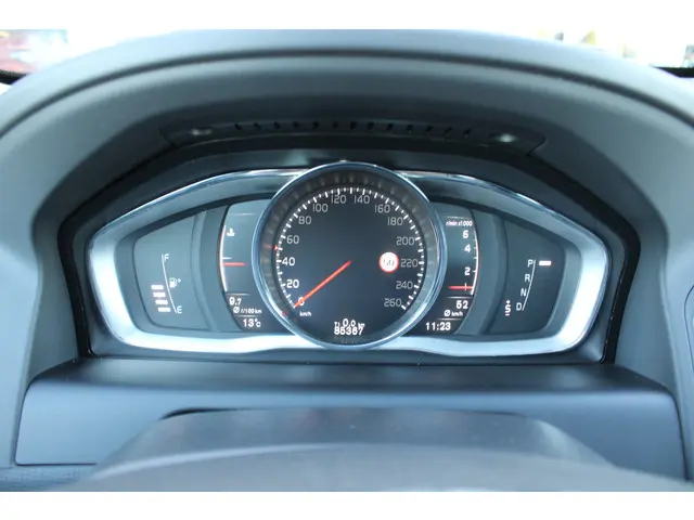 Volvo XC60 T5 Automaat Polar+ 2018 Benzine 24