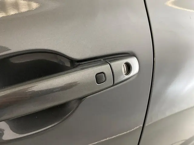 Suzuki Swift 1.2 Style Smart Hybrid 2024 Benzine 16