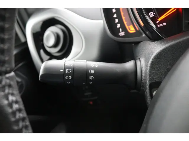 Toyota Aygo 1.0 VVT-i x-joy 2020 Benzine 29
