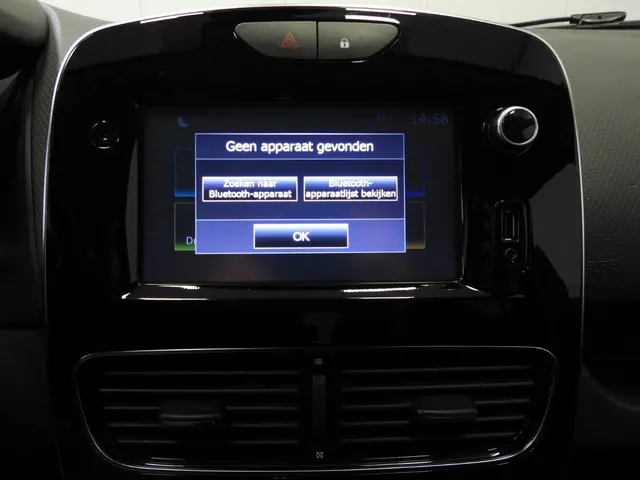 Renault Clio Estate 0.9 TCe Limited 2016 Benzine 9