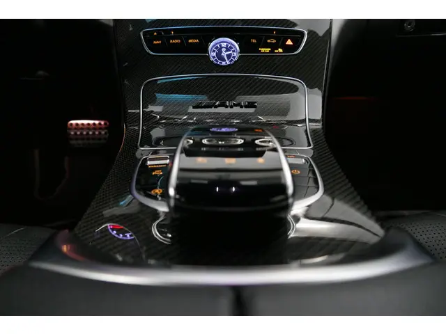 Mercedes-Benz C-Klasse 180 AMG Line 2018 Benzine 24