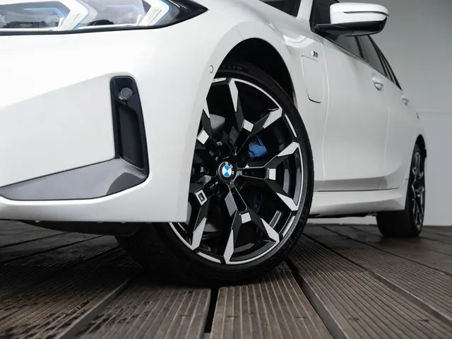 BMW 3 Serie Touring 330e 2025 Hybride Benzine 15