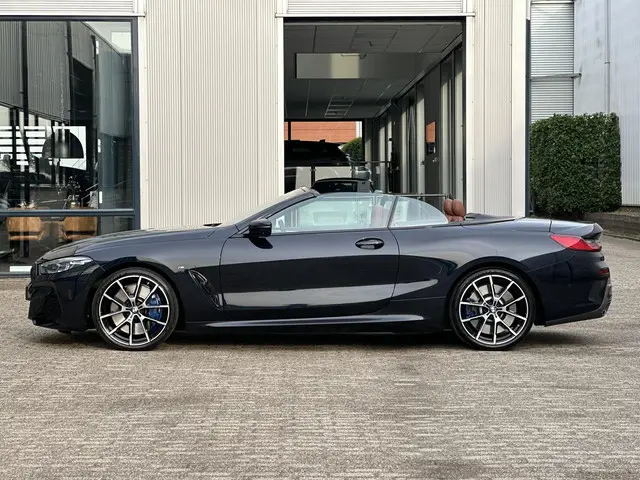 BMW 8 Serie 840i xDrive High Executive 2021 Benzine 68