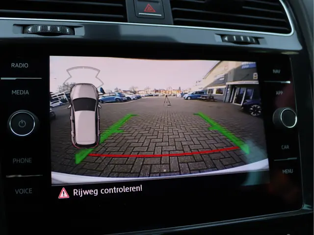 Volkswagen Golf 1.0 TSI Highline R-line 2017 Benzine 50