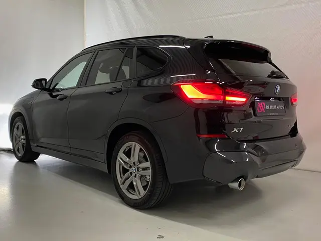 BMW X1 xDrive25e Executive 2021 Hybride Benzine 43