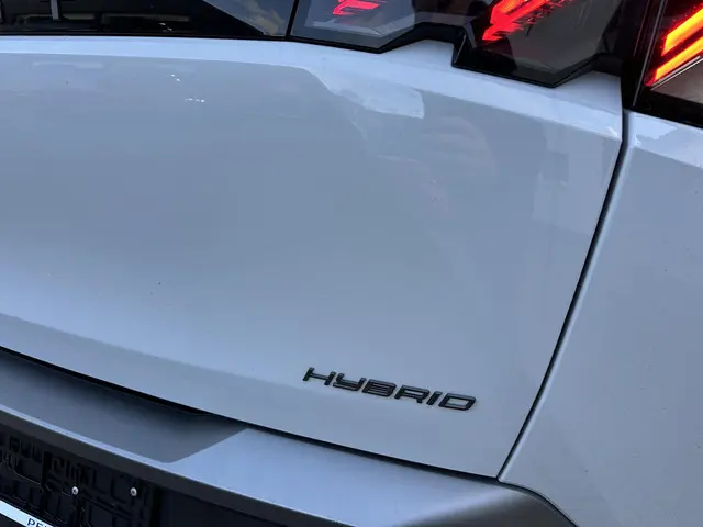 Peugeot 3008 1.2 Hybrid 145 PK GT 2025 Hybride Benzine 47