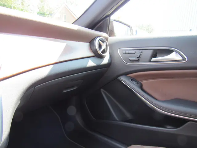 Mercedes-Benz GLA 250 Ambition Pano/Camera 2015 Benzine 11