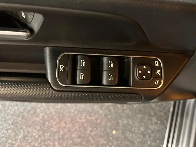 Mercedes-Benz B-Klasse 180 Business Line 2022 Benzine 21