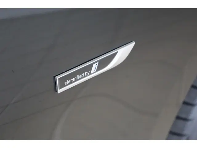 BMW 3 Serie Touring 330e xDrive 2022 Hybride Benzine 29