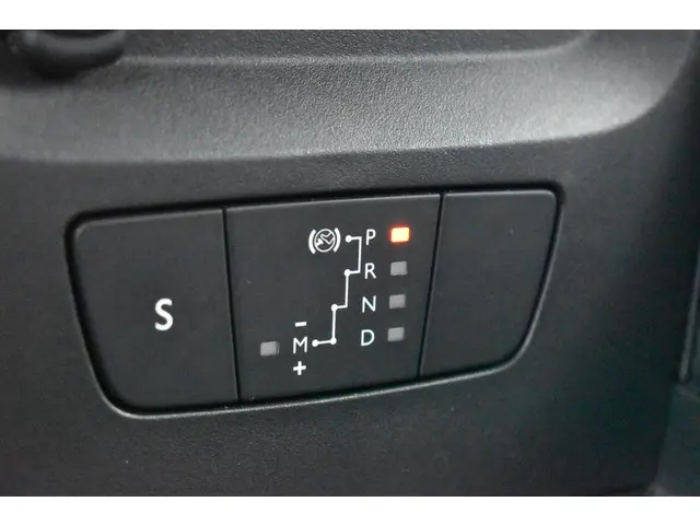 Citroën C3 PureTech 110 EAT6 Shine 2018 Benzine 18
