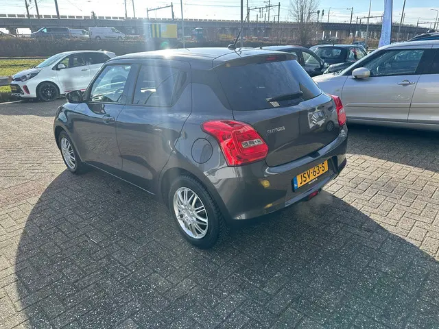 Suzuki Swift 1.0 Stijl , AUTOMAAT 2019 Benzine 4
