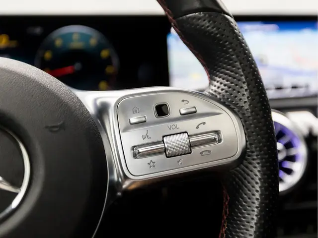 Mercedes-Benz A-Klasse 180 AMG Sport 2019 Benzine 23