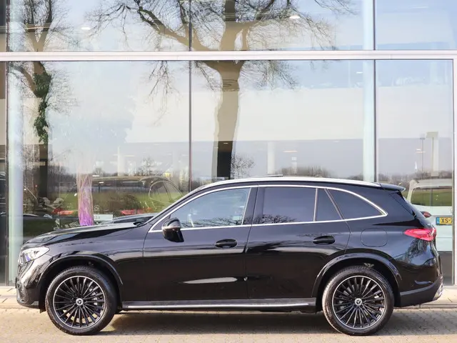 Mercedes-Benz GLC 400 e 4MATIC 2023 Hybride Benzine 4