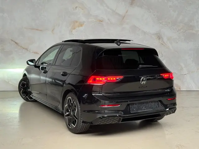 Volkswagen Golf 1.5 eTSI R line / Pano / H&K / 2025 Benzine 12