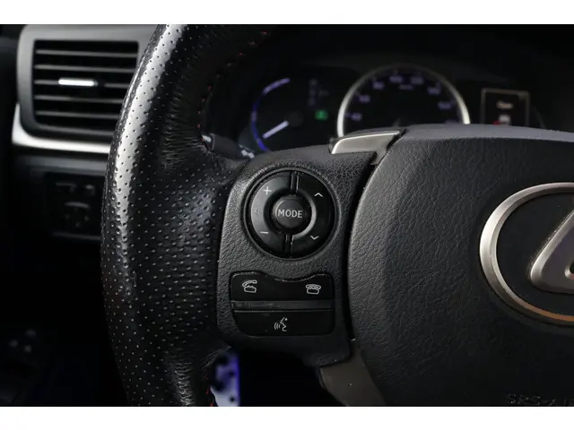 Lexus CT 200h F Sport Line 2018 Hybride Benzine 15