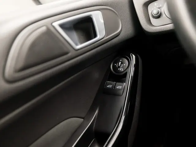 Ford Fiesta 1.0 EcoBoost Titanium 2013 Benzine 21