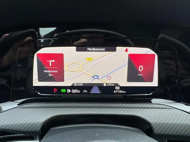 Volkswagen Golf 1.5 eTSI R-Line 2022 Benzine 29