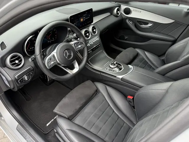 Mercedes-Benz C-Klasse 180 AMG 2018 Benzine 2
