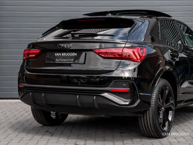 Audi Q3 Sportback 45 TFSI e S-Line 2022 Hybride Benzine 42