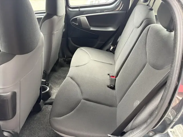 Toyota Aygo 1.0 VVT-i Now 2014 Benzine 11