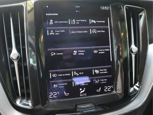 Volvo XC60 2.0 B5 250 PK Momentum Exclusive 2021 Benzine 36